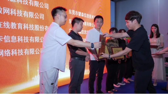 1760171922823041117.png image.png